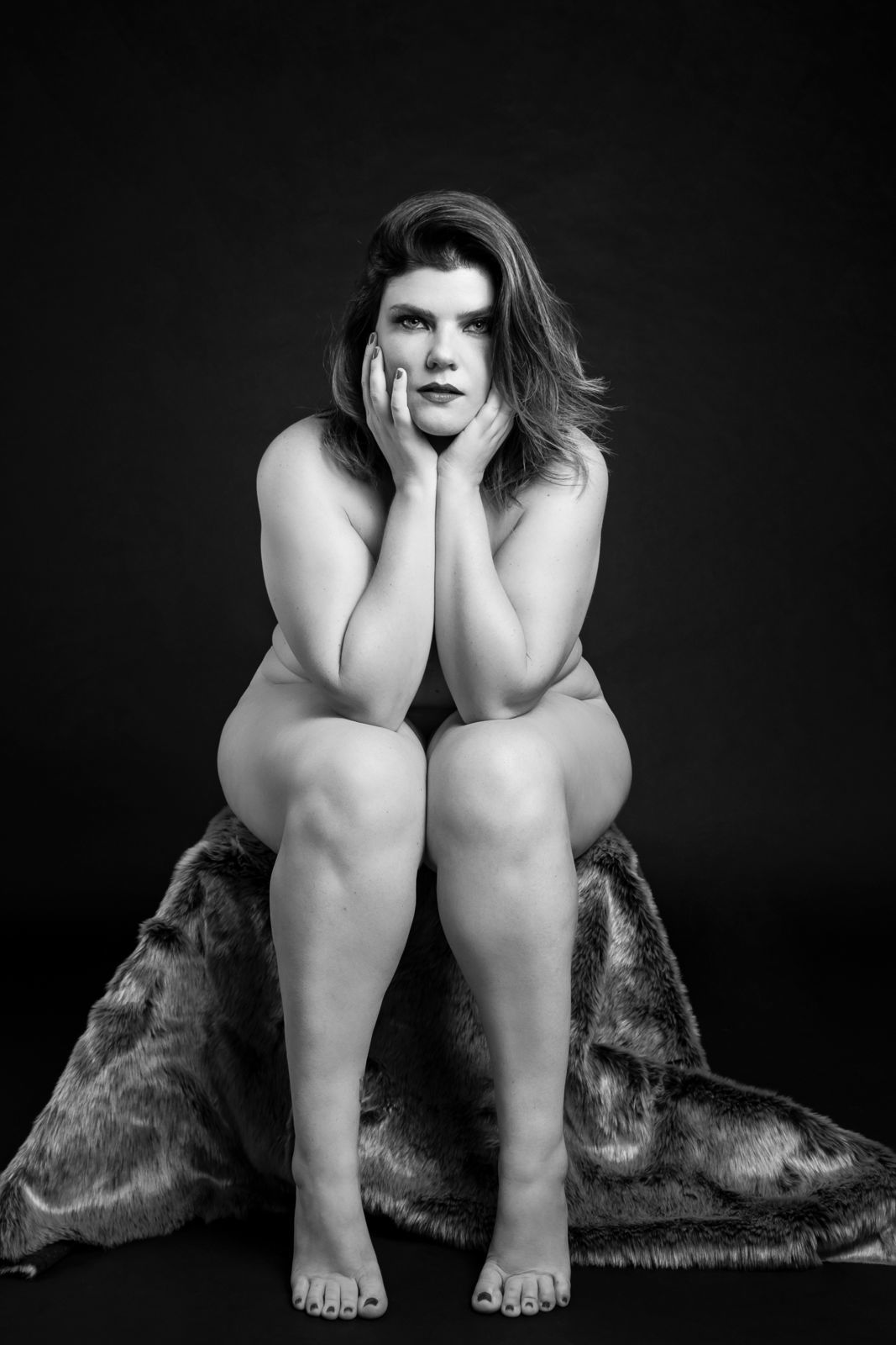 Foto Modelo Plus Size mostra seu talento em ensaio nu artístico Foto Modelo Plus Size mostra seu talento em ensaio nu artístico - Imagem 3