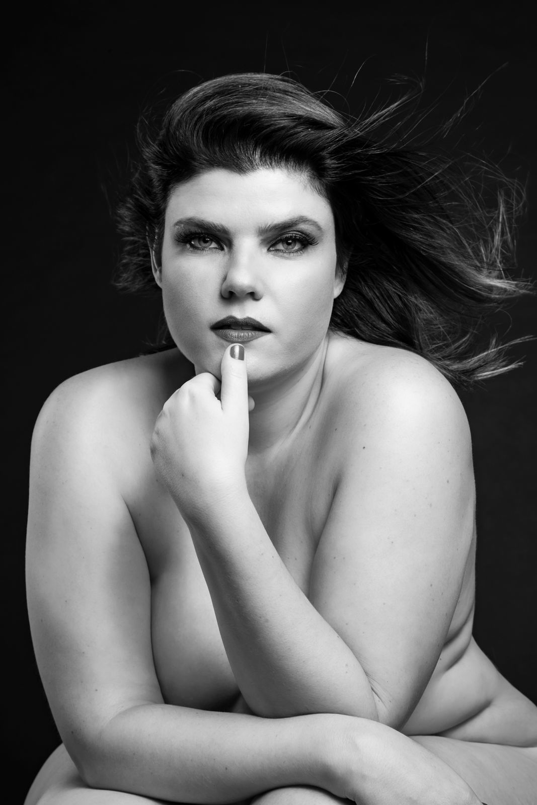 Foto Modelo Plus Size mostra seu talento em ensaio nu artístico Foto Modelo Plus Size mostra seu talento em ensaio nu artístico - Imagem 6